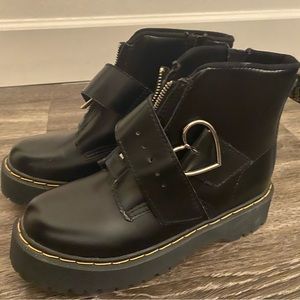 Heart buckle platform boots